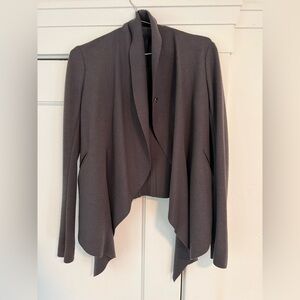 Designer Women's wool shall Jacket forme D’expression size 40
